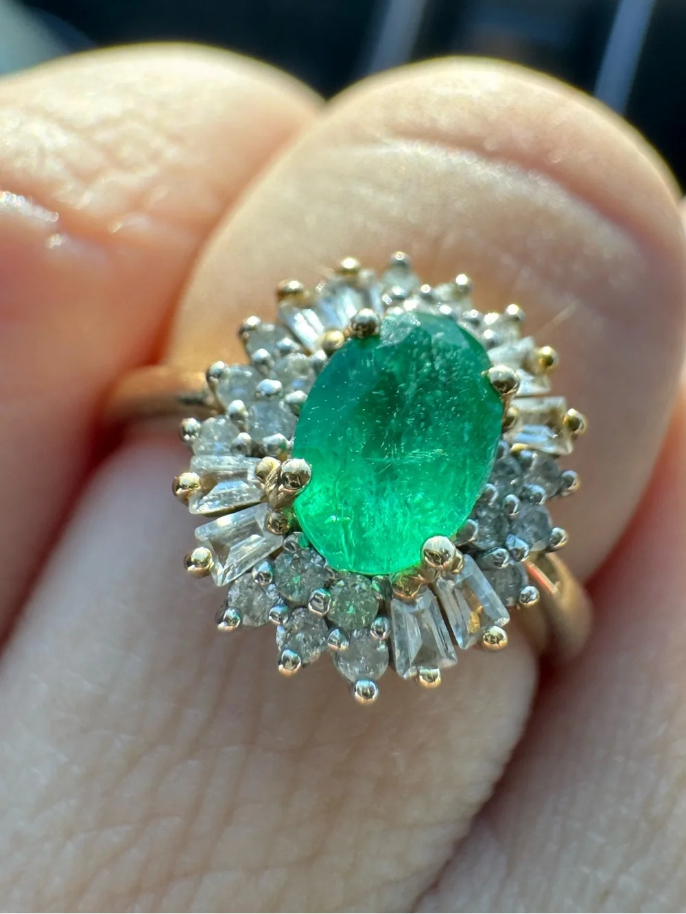 Natural emerald, diamonds and 10K solid yellow gold ring - Picture 14 of 15